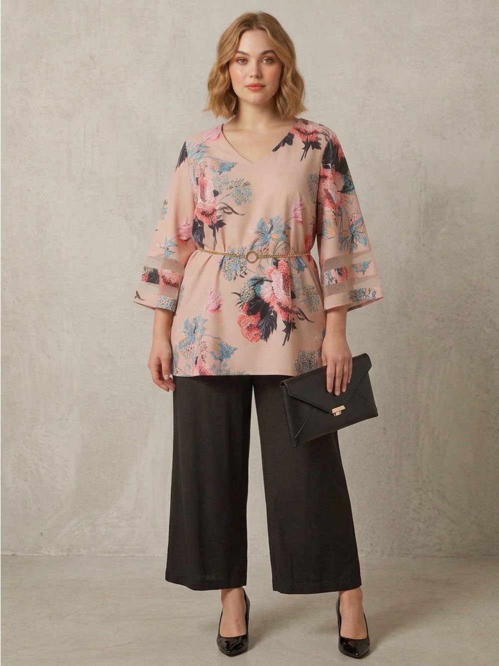 Floral Tunic in Pink & Black Size 2XL Like New
